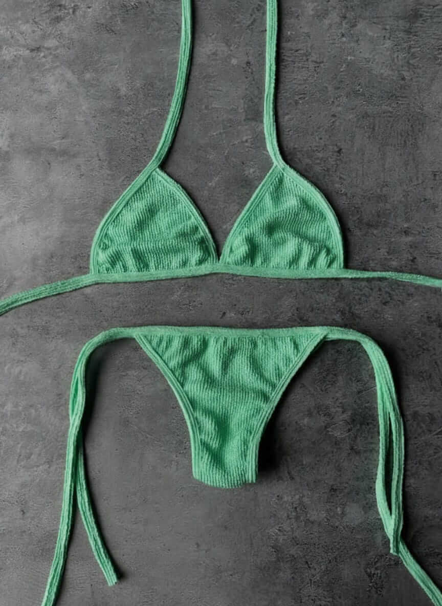 Bikini verde esmeralda de dos piezas estilo triángulo