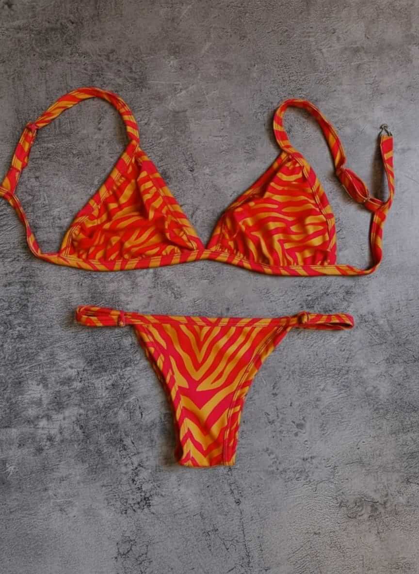 Bikini naranja con estampado geométrico de dos piezas